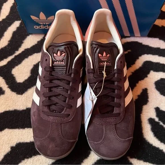 NWT Adidas Gazelle W Originals Sneakers Shadow Brown Cream Gum Size Women 6.5 - Picture 10 of 14